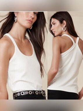 BANANA REPUBLIC Ribbed
Scoop-Neck Silky Tank in Iced Vanilla Ivory, Size XS